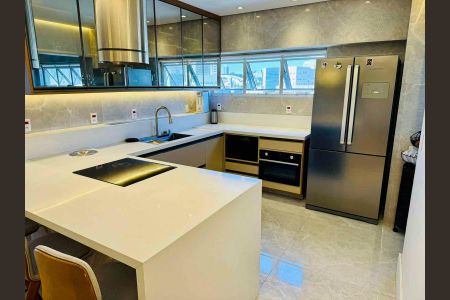 Apartamento à venda com 140m², 3 quartos e 2 vagas Apartamento à venda com 140m², 3 quartos e 2 vagasCozinha
