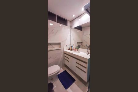 Apartamento à venda com 140m², 3 quartos e 2 vagas Apartamento à venda com 140m², 3 quartos e 2 vagasBanheiro Social