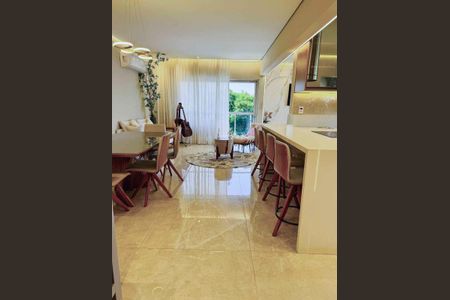 Apartamento à venda com 140m², 3 quartos e 2 vagas Apartamento à venda com 140m², 3 quartos e 2 vagasSala de Jantar
