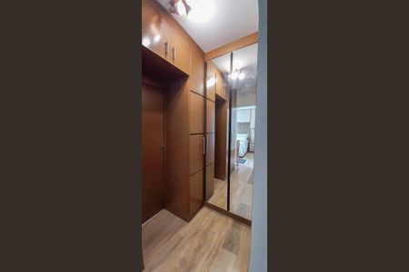 Apartamento à venda com 140m², 3 quartos e 2 vagas Apartamento à venda com 140m², 3 quartos e 2 vagasCloset da Suíte 1