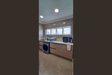 Apartamento à venda com 140m², 3 quartos e 2 vagas Apartamento à venda com 140m², 3 quartos e 2 vagasÁrea de Serviço
