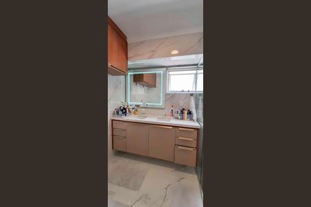 Apartamento à venda com 140m², 3 quartos e 2 vagas Apartamento à venda com 140m², 3 quartos e 2 vagasBanheiro da Suíte 1