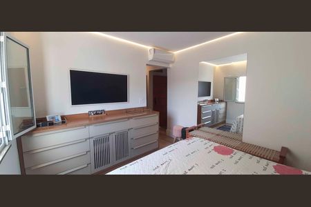 Apartamento à venda com 140m², 3 quartos e 2 vagas Apartamento à venda com 140m², 3 quartos e 2 vagasSuíte 1