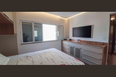 Apartamento à venda com 140m², 3 quartos e 2 vagas Apartamento à venda com 140m², 3 quartos e 2 vagasSuíte 1