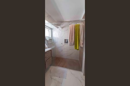 Apartamento à venda com 140m², 3 quartos e 2 vagas Apartamento à venda com 140m², 3 quartos e 2 vagasBanheiro da Suíte 1