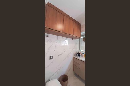 Apartamento à venda com 140m², 3 quartos e 2 vagas Apartamento à venda com 140m², 3 quartos e 2 vagasBanheiro da Suíte 1