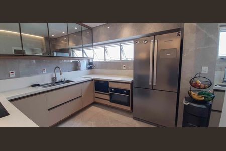 Apartamento à venda com 140m², 3 quartos e 2 vagas Apartamento à venda com 140m², 3 quartos e 2 vagasCozinha
