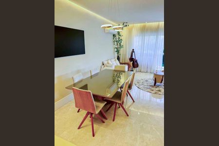 Apartamento à venda com 140m², 3 quartos e 2 vagas Apartamento à venda com 140m², 3 quartos e 2 vagasSala de Jantar