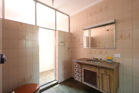 Casa para alugar com 190m², 4 quartos e 2 vagasBanheiro