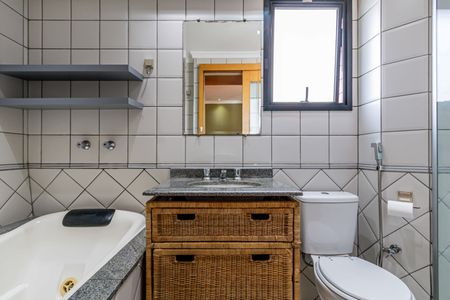 Apartamento para alugar com 150m², 3 quartos e 3 vagasSuite - Banheiro