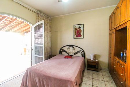 Casa à venda com 140m², 2 quartos e 2 vagas Casa à venda com 140m², 2 quartos e 2 vagasQuarto 2