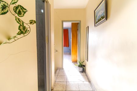 Casa à venda com 140m², 2 quartos e 2 vagas Casa à venda com 140m², 2 quartos e 2 vagasHall