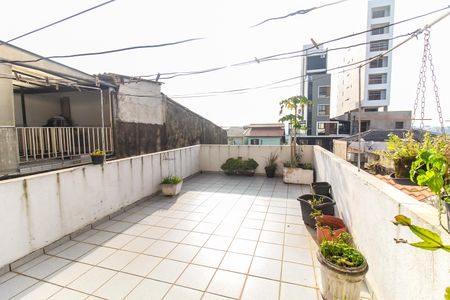 Casa à venda com 140m², 2 quartos e 2 vagas Casa à venda com 140m², 2 quartos e 2 vagasVaranda da Cozinha