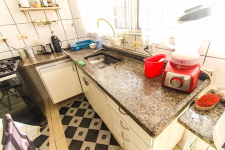 Casa à venda com 140m², 2 quartos e 2 vagas Casa à venda com 140m², 2 quartos e 2 vagasCozinha