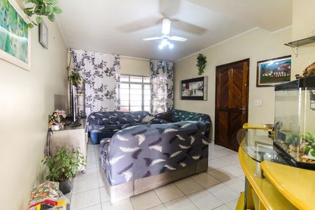Casa à venda com 140m², 2 quartos e 2 vagas Casa à venda com 140m², 2 quartos e 2 vagasSala