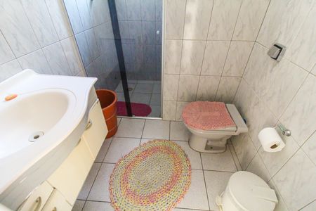 Casa à venda com 140m², 2 quartos e 2 vagas Casa à venda com 140m², 2 quartos e 2 vagasBanheiro