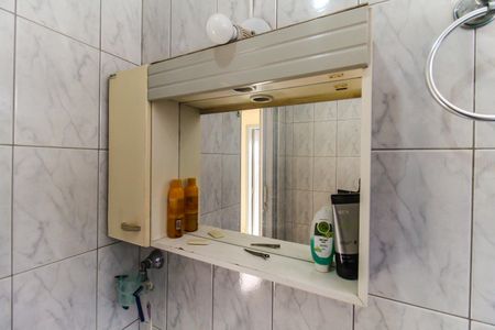 Casa à venda com 140m², 2 quartos e 2 vagas Casa à venda com 140m², 2 quartos e 2 vagasBanheiro