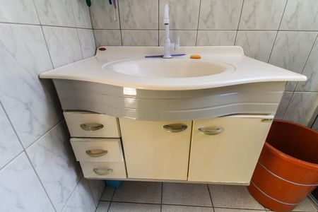 Casa à venda com 140m², 2 quartos e 2 vagas Casa à venda com 140m², 2 quartos e 2 vagasBanheiro