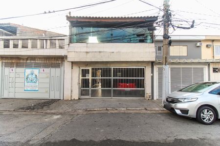 Casa à venda com 140m², 2 quartos e 2 vagas Casa à venda com 140m², 2 quartos e 2 vagasFachada
