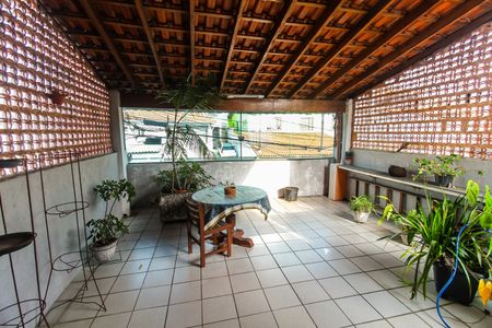 Casa à venda com 140m², 2 quartos e 2 vagas Casa à venda com 140m², 2 quartos e 2 vagasVaranda do Quarto 2
