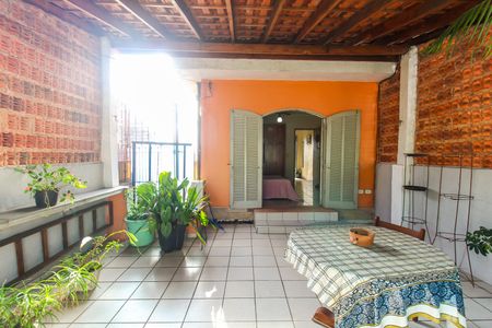Casa à venda com 140m², 2 quartos e 2 vagas Casa à venda com 140m², 2 quartos e 2 vagasVaranda do Quarto 2
