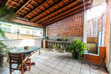 Casa à venda com 140m², 2 quartos e 2 vagas Casa à venda com 140m², 2 quartos e 2 vagasVaranda do Quarto 2