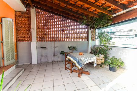 Casa à venda com 140m², 2 quartos e 2 vagas Casa à venda com 140m², 2 quartos e 2 vagasVaranda do Quarto 2