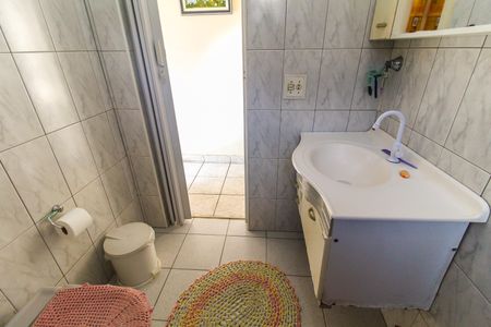 Casa à venda com 140m², 2 quartos e 2 vagas Casa à venda com 140m², 2 quartos e 2 vagasBanheiro