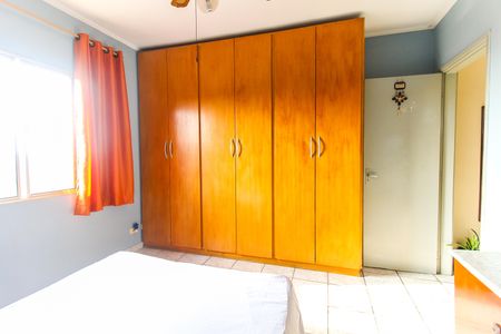 Casa à venda com 140m², 2 quartos e 2 vagas Casa à venda com 140m², 2 quartos e 2 vagasQuarto 1