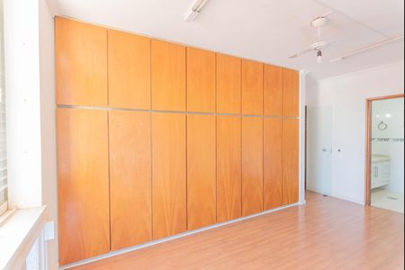 Casa para alugar com 286m², 3 quartos e 4 vagas Casa para alugar com 286m², 3 quartos e 4 vagasSuíte