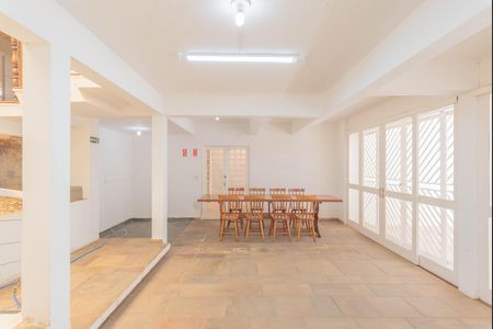 Casa para alugar com 286m², 3 quartos e 4 vagas Casa para alugar com 286m², 3 quartos e 4 vagasSala 2