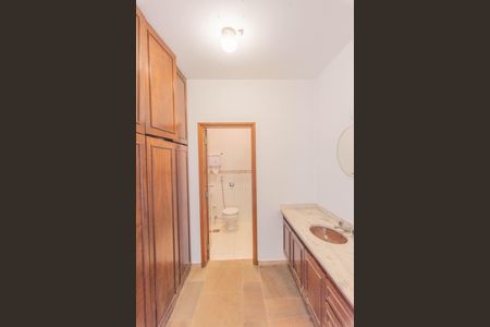 Casa para alugar com 286m², 3 quartos e 4 vagas Casa para alugar com 286m², 3 quartos e 4 vagasBanheiro da Suíte