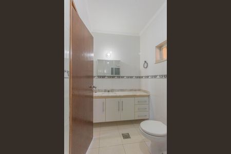 Casa para alugar com 286m², 3 quartos e 4 vagas Casa para alugar com 286m², 3 quartos e 4 vagasBanheiro da Suíte