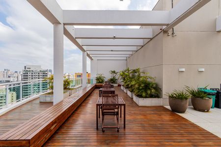 Studio à venda com 33m², 1 quarto e 1 vaga Studio à venda com 33m², 1 quarto e 1 vagaÁrea comum - Churrasqueira