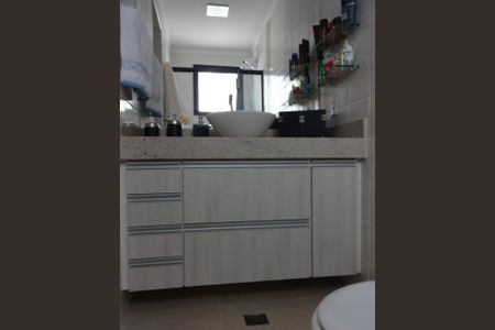 Apartamento à venda com 82m², 3 quartos e 2 vagasBanheiro