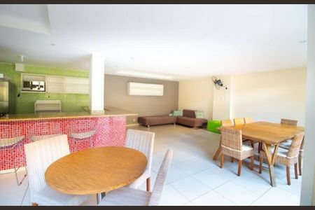 Apartamento à venda com 82m², 3 quartos e 2 vagasÁrea externa