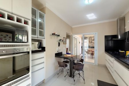 Casa de condomínio para alugar com 250m², 3 quartos e 4 vagasCozinha