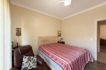 Casa de condomínio para alugar com 250m², 3 quartos e 4 vagasSuíte 1