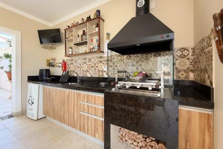 Casa de condomínio para alugar com 250m², 3 quartos e 4 vagasChurrasqueira