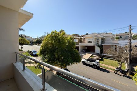 Casa de condomínio para alugar com 250m², 3 quartos e 4 vagasVaranda da Suíte 1