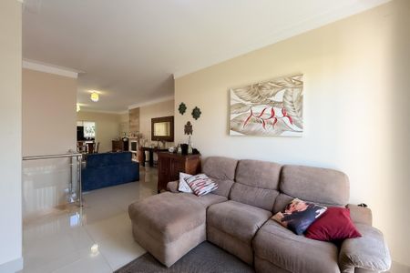 Casa de condomínio para alugar com 250m², 3 quartos e 4 vagasSala de TV