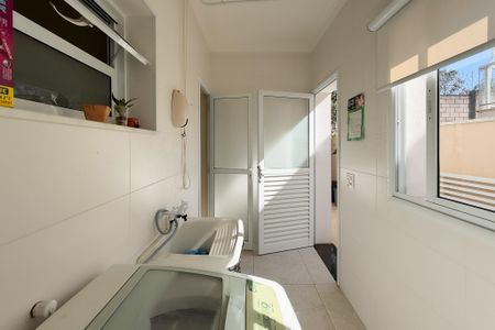 Casa de condomínio para alugar com 250m², 3 quartos e 4 vagasÁrea de Serviço