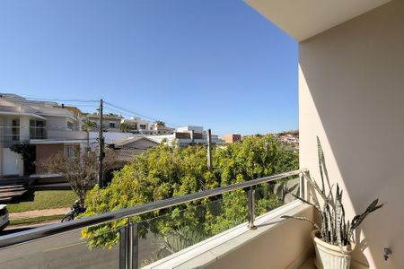 Casa de condomínio para alugar com 250m², 3 quartos e 4 vagasVista da Sala