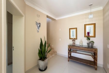 Casa de condomínio para alugar com 250m², 3 quartos e 4 vagasHall de entrada