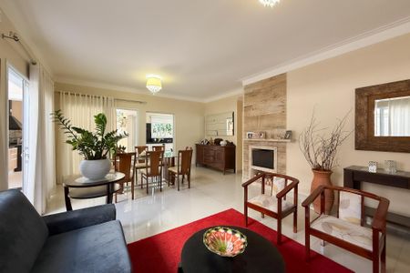 Casa de condomínio para alugar com 250m², 3 quartos e 4 vagasSala de estar