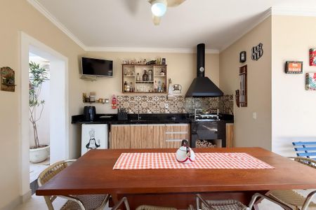 Casa de condomínio para alugar com 250m², 3 quartos e 4 vagasChurrasqueira