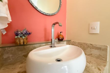Casa de condomínio para alugar com 250m², 3 quartos e 4 vagasLavabo