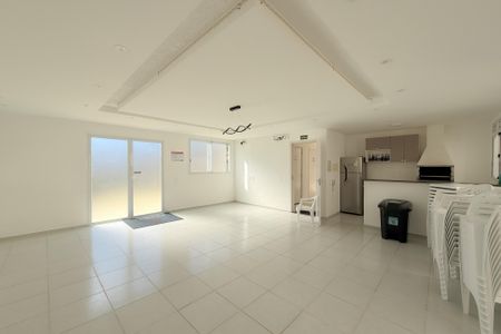 Apartamento à venda com 44m², 2 quartos e sem vagaÁrea comum - Salão de festas