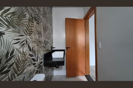 Casa à venda com 180m², 3 quartos e 2 vagas Casa à venda com 180m², 3 quartos e 2 vagasBanheiro da suíte