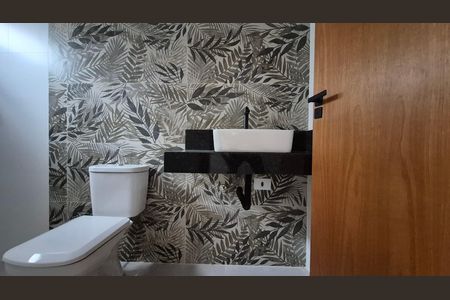 Casa à venda com 180m², 3 quartos e 2 vagas Casa à venda com 180m², 3 quartos e 2 vagasBanheiro da suíte
